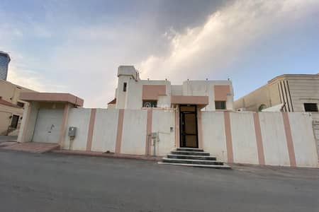 10+ Beds Villa for Sale in North Riyadh, Riyadh - Villa with stairs in the hall (King Fahd district) land value and suitable for housing 10+ Beds Villa for Sale in North Riyadh, Riyadh - Villa with stairs in the hall (King Fahd district) land value and suitable for housing