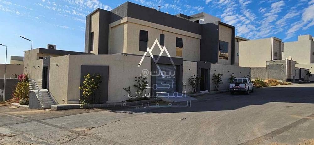 Villa for sale in Wasat district, with an area of 393 m² Villa for sale in Wasat district, with an area of 393 m²
