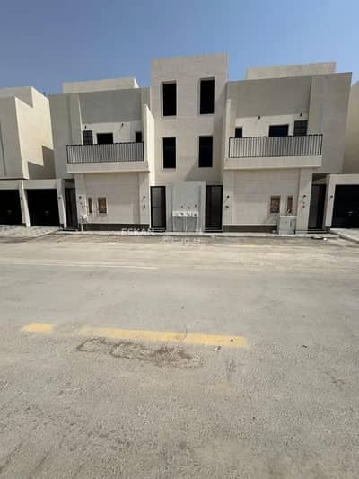 5 Bedroom Floor for Sale in East Riyadh, Riyadh - Floor For Sale in Al Nadwa District, Riyadh