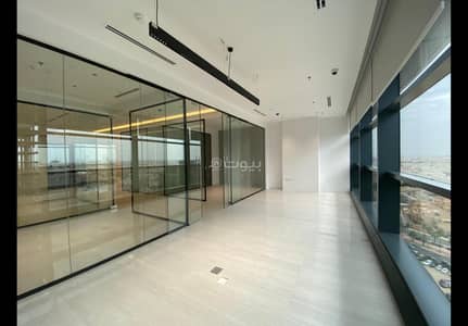 Office for Rent in North Jeddah, Jeddah - A luxurious administrative office for rent with a stunning sea view in The Headquarters Business Park tower