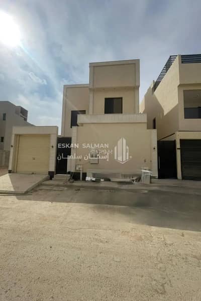 8 Bedroom Villa for Sale in East Riyadh, Riyadh - Villa For Sale in Al Janadriyah, East Riyadh