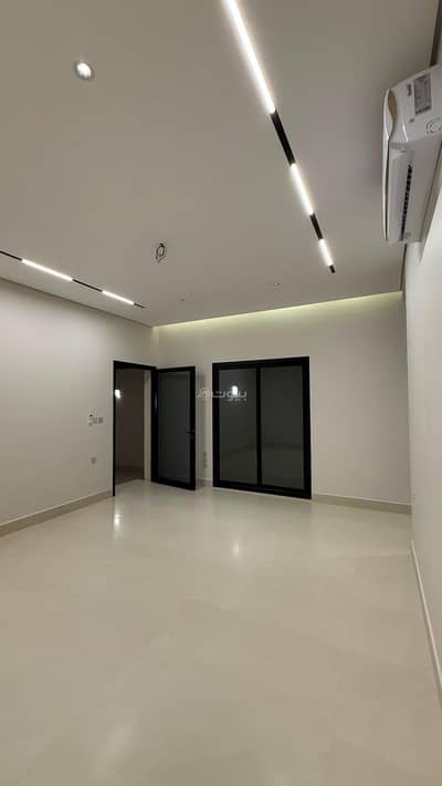3 Bedroom Floor for Sale in West Riyadh, Riyadh - Al-Badi'ah West Riyadh, Al-Suwaidi, Spara