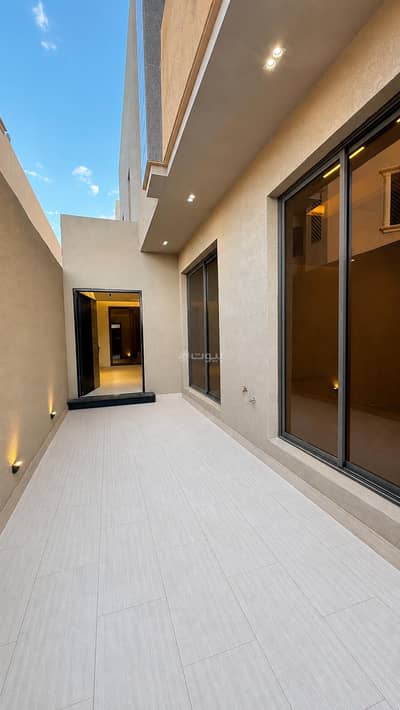 5 Bedroom Villa for Sale in East Riyadh, Riyadh - Special Townhouse for sale | Granada District