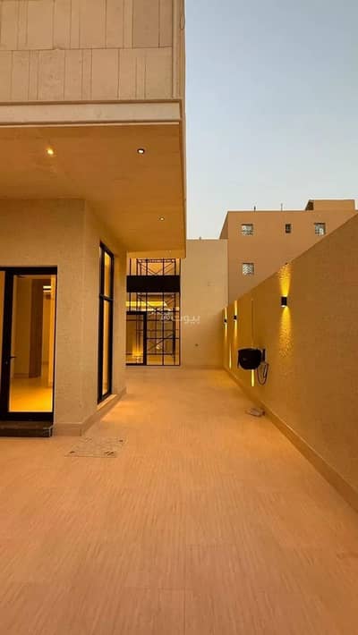 6 Bedroom Villa for Sale in West Riyadh, Riyadh - Villa for sale on Abdul Jabbar Bin Al Ward Street, Al Mahdiyyah District, Riyadh City.