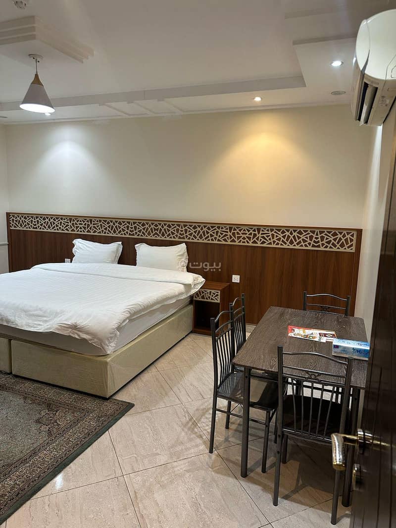 Room with king size bed unit 1 Room with king size bed unit 1