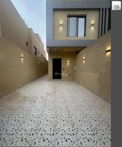 3 Bedroom Floor for Sale in South Riyadh, Riyadh - Floor For Sale in Okaz, Riyadh