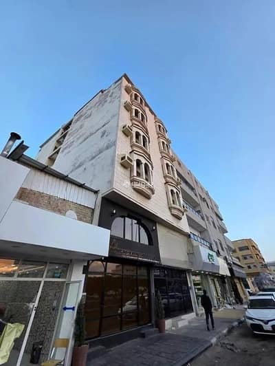 عمارة سكنية  للبيع في السلامة، الطائف - عمارة للبيع في شارع طريق الملك عبد الله, حي السلامة, مدينة الطائف, منطقة مكة المكرمة