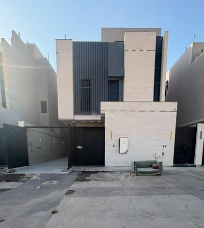 5 Bedroom Villa for Sale in East Riyadh, Riyadh - Luxury villa for sale in Al-Ma'zeeliyeh neighborhood