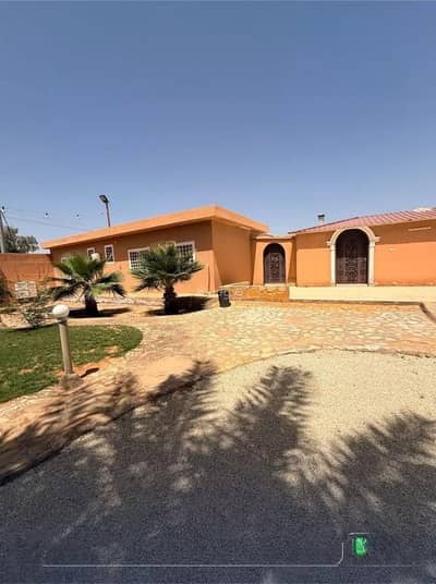 8 Bedroom Rest House for Sale in Al Majd, Al Bukayriyah - Rest House For Sale in Al Majd, Al Bukayriyah
