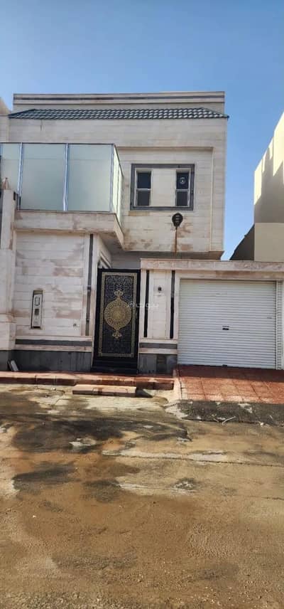 6 Bedroom Villa for Rent in West Riyadh, Riyadh - Villa for rent on Abi Amir Al Ashari Street, Al Mahdiyyah District, Riyadh City.