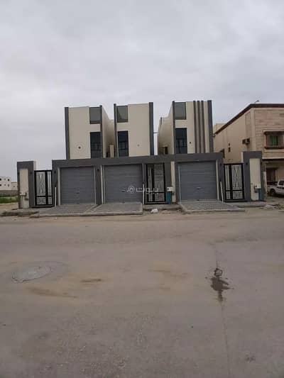 4 Bedroom Villa for Sale in King Fahd Suburb, Dammam - Villa for sale on Rashid Atiyyah Street, King Fahd Suburb District, Dammam City.