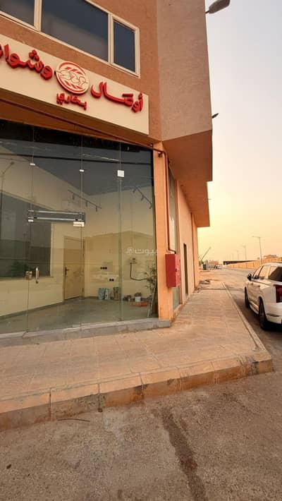 Showroom for Rent in North Riyadh, Riyadh - Shop or showroom for rent in Riyadh – Al-Qirawan district