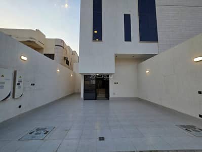 3 Bedroom Floor for Sale in East Riyadh, Riyadh - For sale: first floor apartment in Al-Quds East Riyadh, a prime location close to all services and main roads.