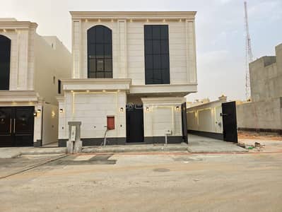 5 Bedroom Villa for Sale in East Riyadh, Riyadh - For sale: a villa with interior stairs and a luxurious New Classic design apartment in a premium location on Khuraish Road 5 Bedroom Villa for Sale in East Riyadh, Riyadh - For sale: a villa with interior stairs and a luxurious New Classic design apartment in a premium location on Khuraish Road