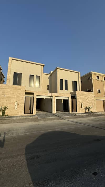 6 Bedroom Villa for Sale in Al Sawari, Al Khobar - Villa consisting of 6 bedrooms for sale in Al Khobar, Al-Sawari