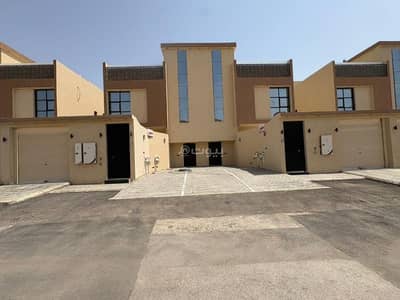 دور 3 غرف نوم للبيع في جنوب الرياض، الرياض - دور علوى للبيع حى عكاظ