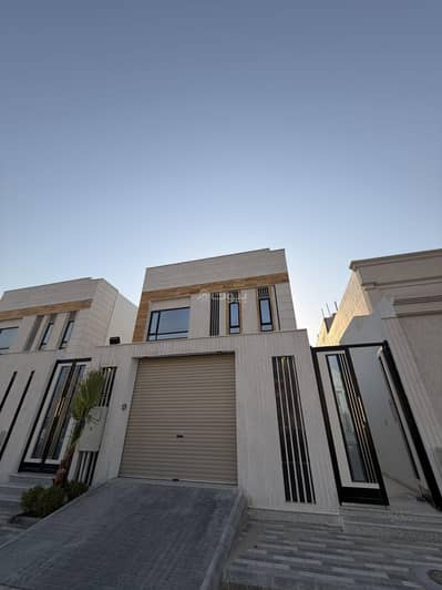 10+ Beds Villa for Sale in Al Sheraa, Al Khobar - Villa with two floors and three apartments