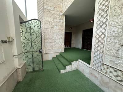 دور 4 غرف نوم للايجار في شمال جدة، جدة - دور للايجار حي النعيم جده