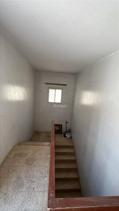 عمارة سكنية  للبيع في وسط الرياض، الرياض - للبيع عمارة سكنية في حي غبيرة