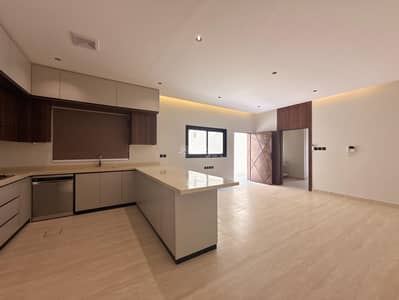 3 Bedroom Floor for Rent in Central Riyadh, Riyadh - Al Malaz | Floor with Private Rooftop - Satel