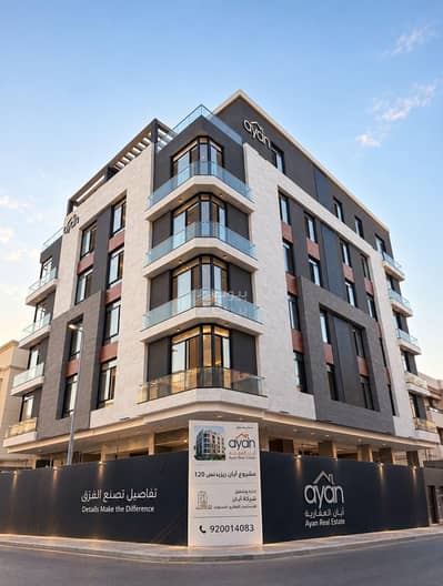 4 Bedroom Flat for Sale in North Jeddah, Jeddah - A large apartment for sale in Al Rawda neighborhood, Al Murabba Al Dhahabi (The Golden Square).