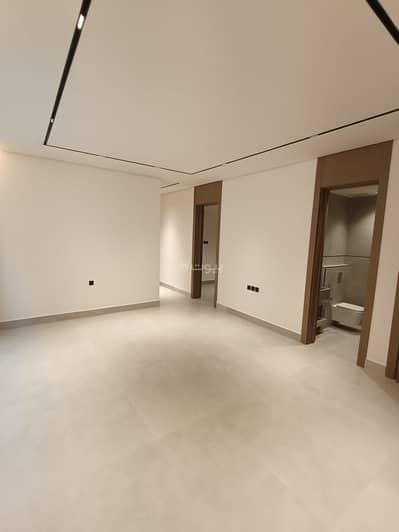 3 Bedroom Floor for Sale in East Riyadh, Riyadh - Shop for sale | Al-Moezila District