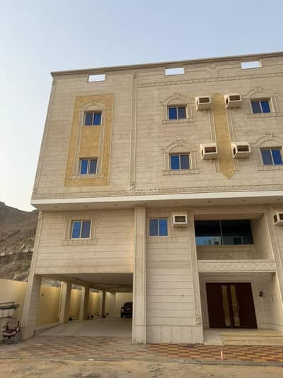 4 Bedroom Flat for Sale in Al Umrah, Makkah - Special wide loft for sale, north of Mecca, Al-Tanim (Al-Tan'aim)