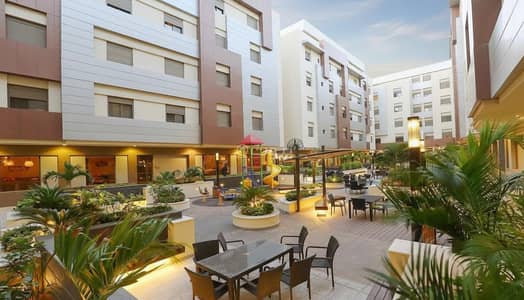 2 Bedroom Flat for Rent in North Jeddah, Jeddah - A luxurious rooftop apartment in Jeddah for rent | Modern details and upscale finishes