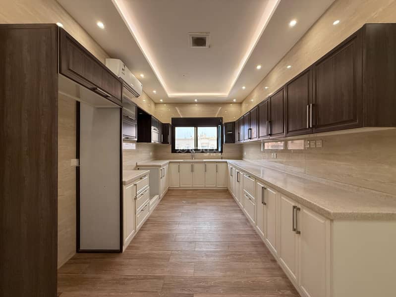 Spacious Family Home with 5 Beds - Al Taawun Spacious Family Home with 5 Beds - Al Taawun