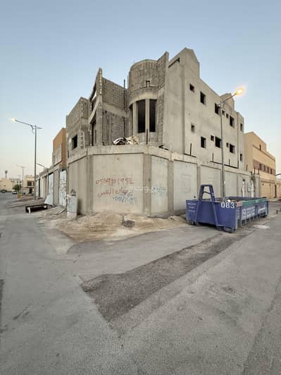 8 Bedroom Villa for Sale in North Riyadh, Riyadh - A villa with a basement and two apartments for sale in Al-Arid, Riyadh