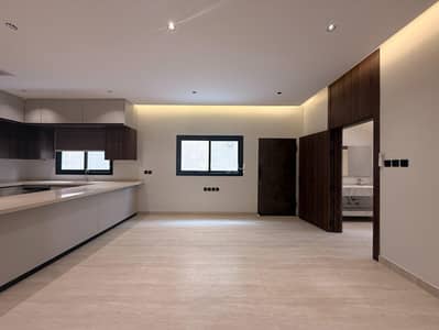 3 Bedroom Floor for Rent in Central Riyadh, Riyadh - New Floor with Private Rooftop & Courtyard | Al Malaz