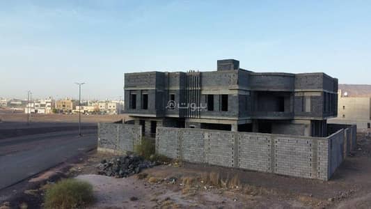 4 Bedroom Villa for Sale in Al Sakb, Madina - An architectural landmark investment building with a commercial frontage in Madina (Al-Madinah) — luxurious housing or a promising project