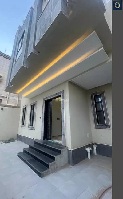 9 Bedroom Villa for Sale in South Jeddah, Jeddah - Villa for sale in Al Qryniah, South Jeddah