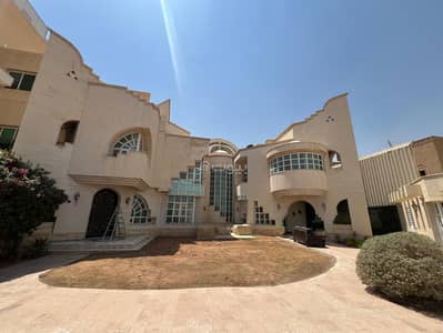 فیلا 8 غرف نوم للايجار في غرب الرياض، الرياض - فيلا للإيجار في شارع عبدالعزيز بن احمد السديري, حي الرائد, مدينة الرياض, منطقة الرياض فیلا 8 غرف نوم للايجار في غرب الرياض، الرياض - فيلا للإيجار في شارع عبدالعزيز بن احمد السديري, حي الرائد, مدينة الرياض, منطقة الرياض