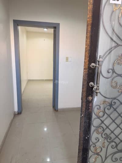 3 Bedroom Apartment for Rent in Al Zuhur, Dammam - Two-bedroom apartment with a dining area for rent in Al-Zuhur, Dammam