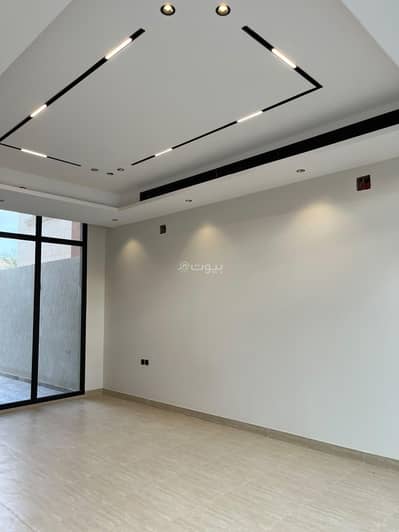 5 Bedroom Villa for Sale in East Riyadh, Riyadh - Block for sale in the Albiliya neighborhood in front of the garden 5 Bedroom Villa for Sale in East Riyadh, Riyadh - Block for sale in the Albiliya neighborhood in front of the garden