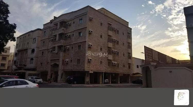Apartment for rent on Yaqub Ibn Ishaq Street, Al Safa District, Jeddah City. Apartment for rent on Yaqub Ibn Ishaq Street, Al Safa District, Jeddah City.