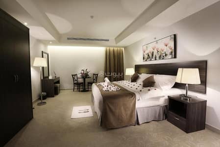 2 Bedroom Flat for Rent in Al Shati Al Sharqi, Dammam - Two-bedroom apartment with a living room, a kitchen, and two bathrooms