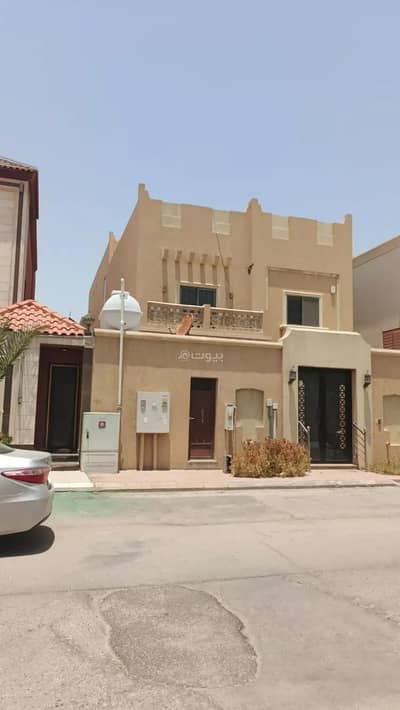 8 Bedroom Villa for Sale in Al Rayyan, Dammam - Villa for sale on Al Khuzama Street, Al Rayyan District, Dammam City.