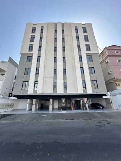 3 Bedroom Flat for Sale in North Jeddah, Jeddah - A luxurious roof with a very unique location in Al-Nuzha neighborhood