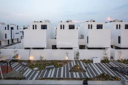 7 Bedroom Villa for Sale in Al Khuzama, Al Khobar - Luxurious villas, Al-Khuzami neighborhood