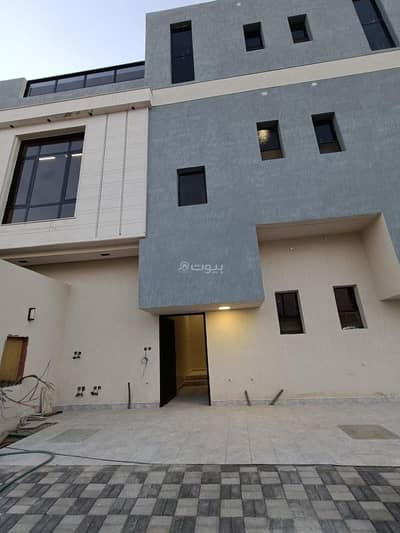 4 Bedroom Flat for Sale in East Riyadh, Riyadh - Luxurious apartment for sale in Al Khaleeji Street 4 Bedroom Flat for Sale in East Riyadh, Riyadh - Luxurious apartment for sale in Al Khaleeji Street