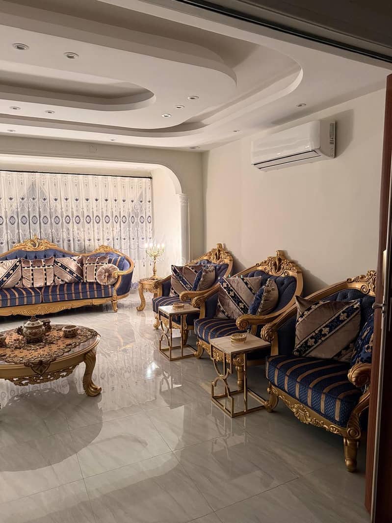 A distinctive villa on a corner in Al-Malaz neighborhood – southwest-facing facade A distinctive villa on a corner in Al-Malaz neighborhood – southwest-facing facade