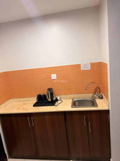 1 Bedroom Flat for Rent in Al Utaybiyyah, Makkah - Room with three single beds. Unit 11