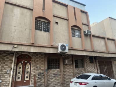 Residential Building for Sale in Central Riyadh, Riyadh - For sale | Residential investment building
