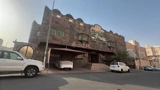 10+ Beds Residential Building for Sale in Al Awali, Makkah - Building for sale on Abdul Fattah Rawah Street, Al-Awali District, Makkah. 10+ Beds Residential Building for Sale in Al Awali, Makkah - Building for sale on Abdul Fattah Rawah Street, Al-Awali District, Makkah.