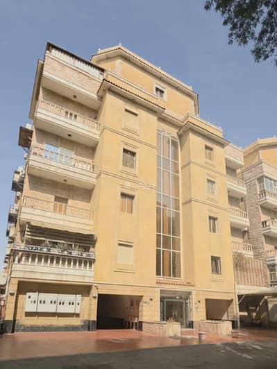 فلیٹ 5 غرف نوم للبيع في شمال جدة، جدة - شقة 5 غرف جاهزة للسكن (مطبخ مؤثث + مكيفات) مع غرفة سائق وخادمة