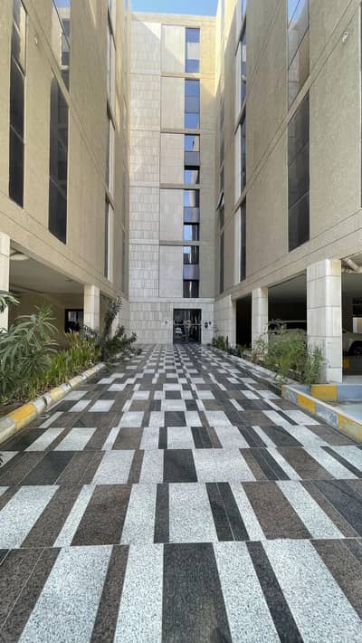 4 Bedroom Apartment for Rent in Al Hamra, Al Khobar - 4-bedroom apartment for rent in Al-Hamra, Khobar