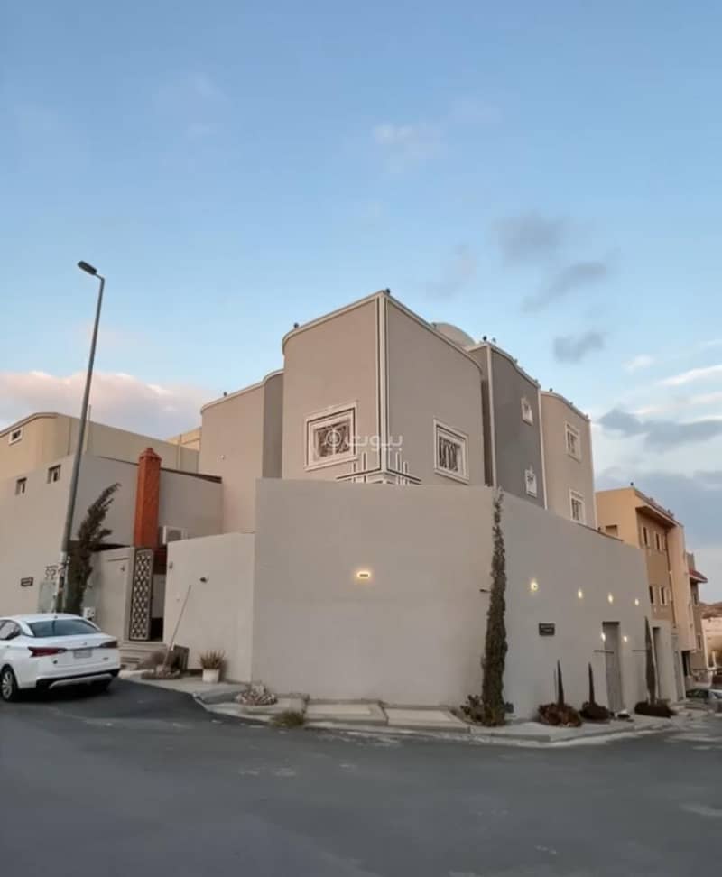 Villa for sale, two floors and a annex, in Taif Villa for sale, two floors and a annex, in Taif