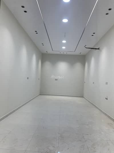 معرض  للايجار في العاقول، المدينة المنورة - محل تجاري للإيجار السنوي بحي الشرق بالمدينة